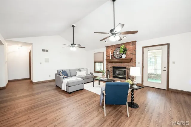 $365,000 | 130 Hickory Lake, Belleville, IL 62223