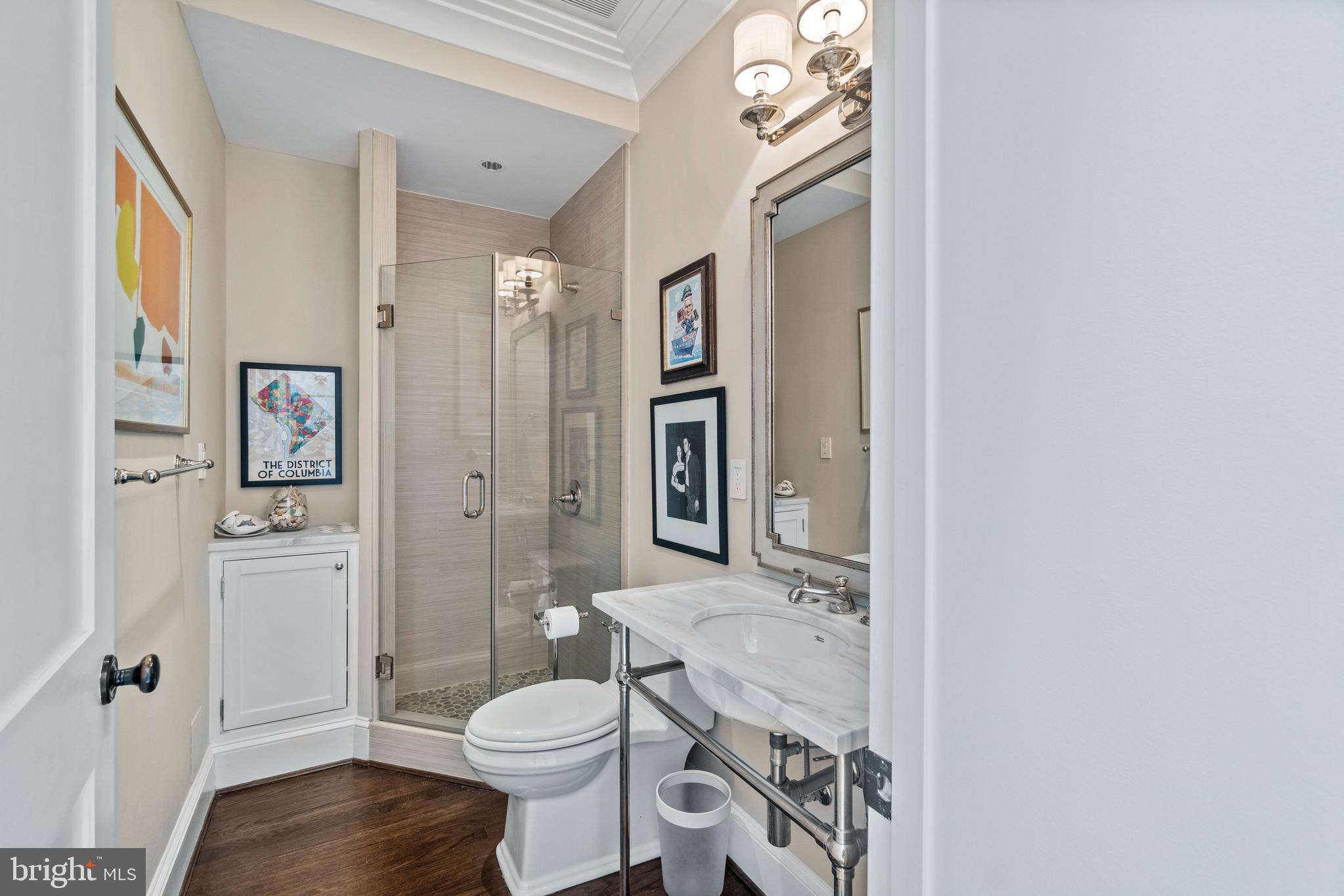 3017 Dumbarton Street Northwest Washington, DC 20007 - Photo 12 of 25 Full Bath