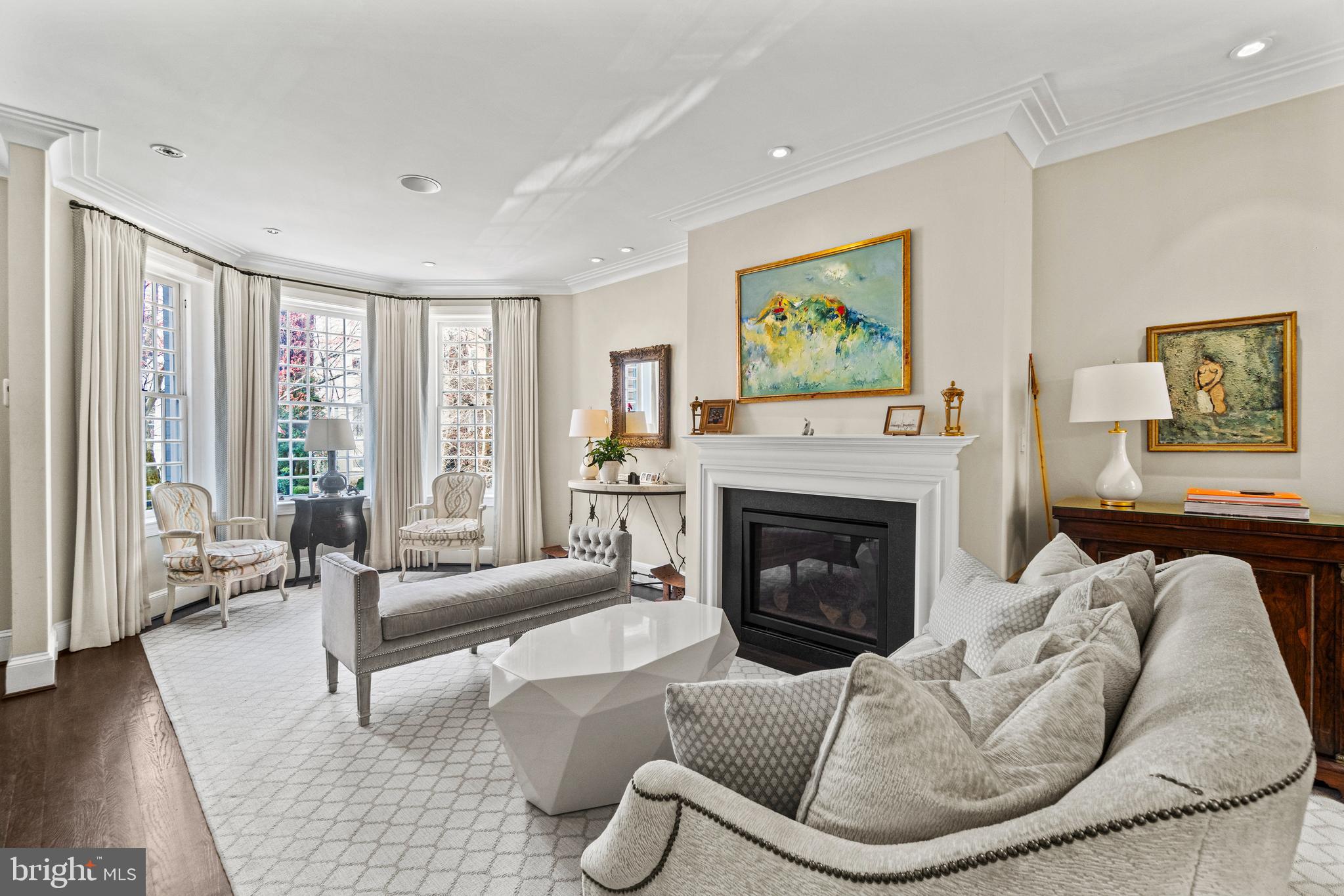 3017 Dumbarton Street Northwest Washington, DC 20007 - Photo 3 of 25 Living Room