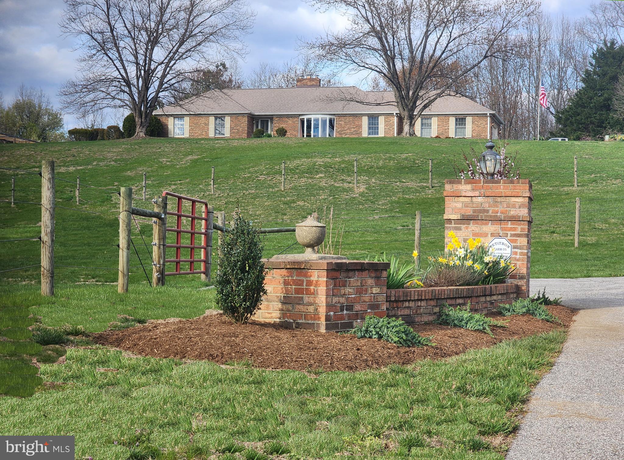 970 St George Barber Road Davidsonville, MD 21035 - Photo 1 of 69 a front view of a house with garden