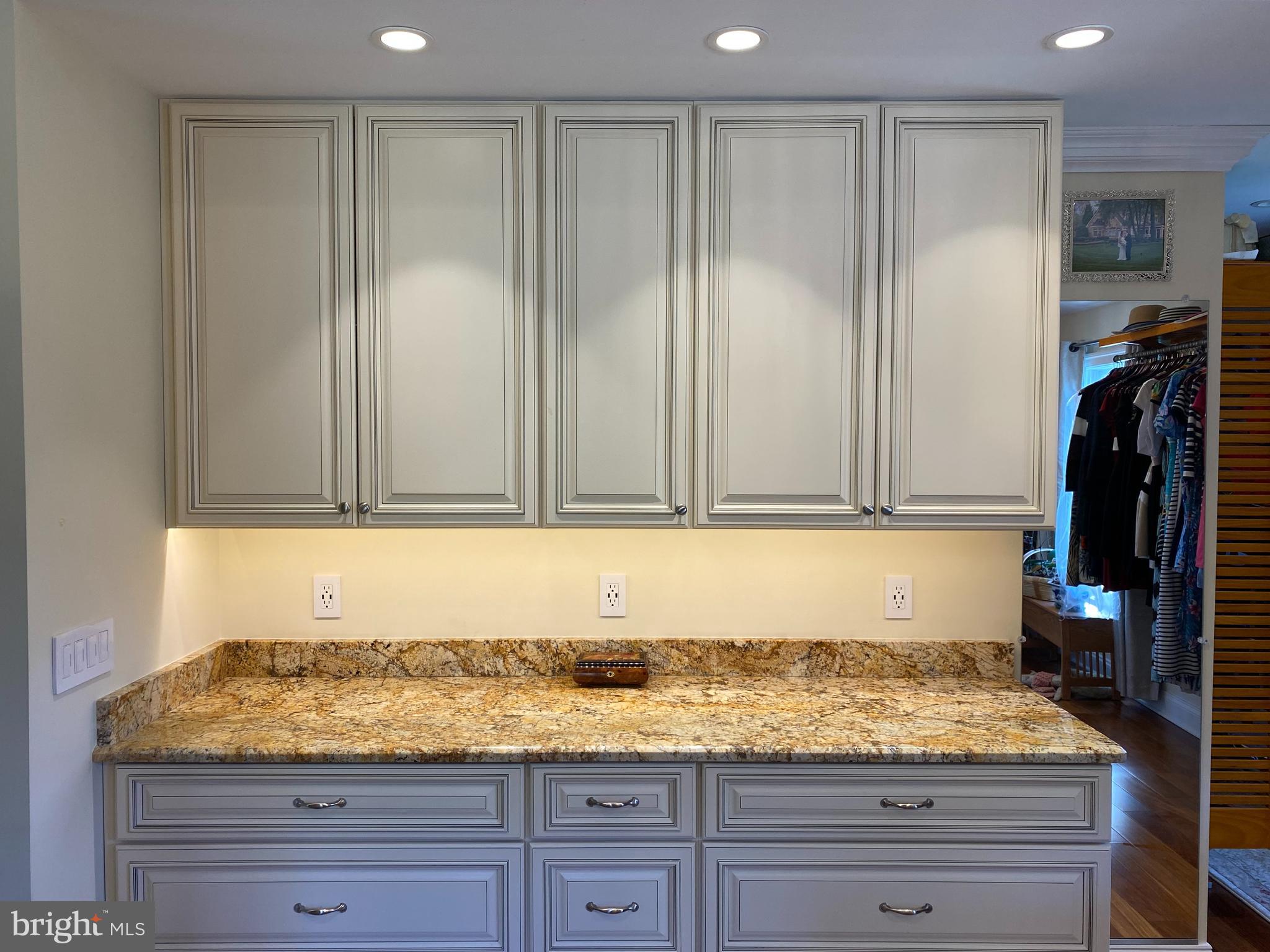 970 St George Barber Road Davidsonville, MD 21035 - Photo 23 of 69 a view of room with granite countertop cabinets