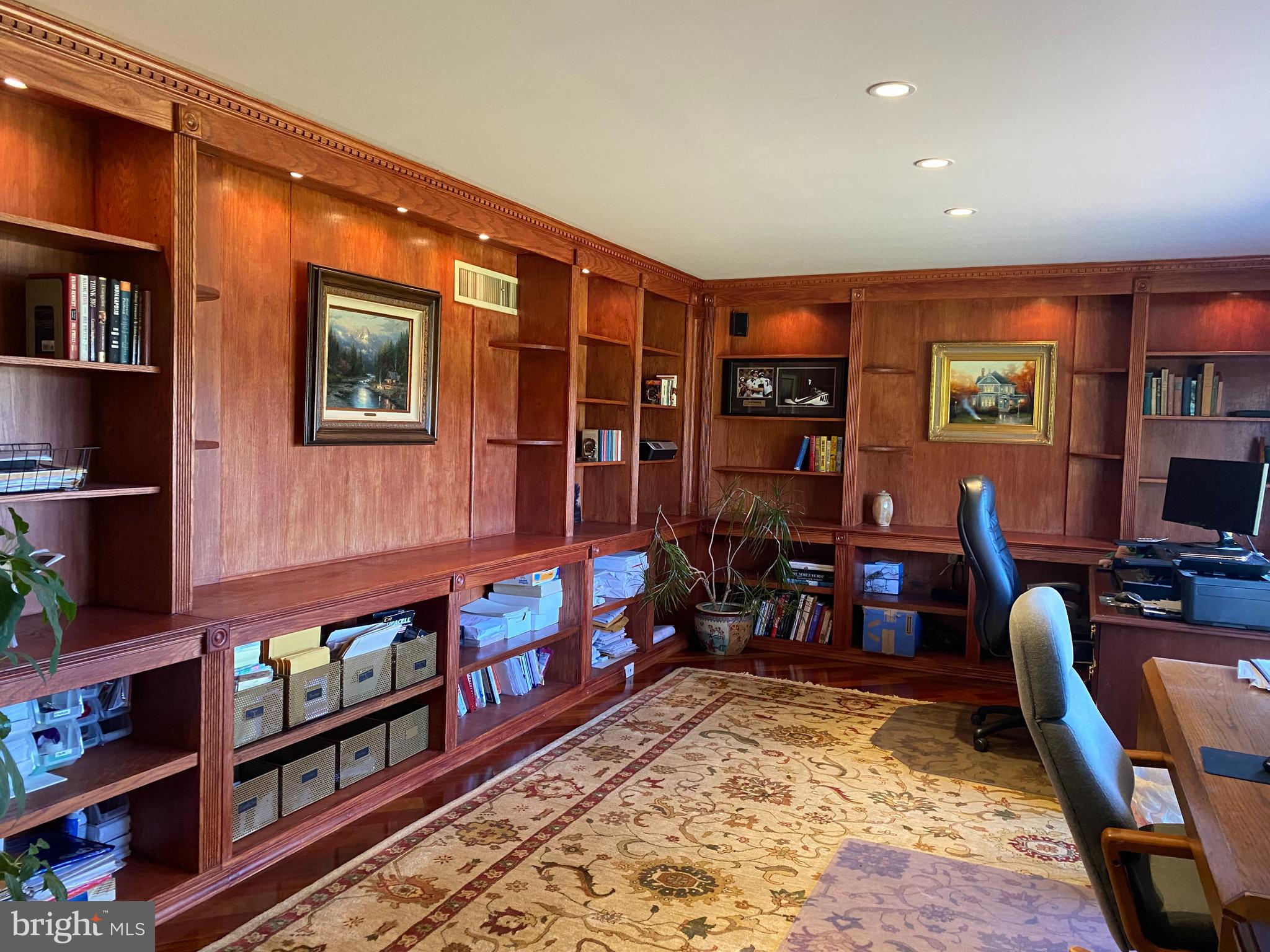 970 St George Barber Road Davidsonville, MD 21035 - Photo 39 of 69 Library / Office with walls of built-ins