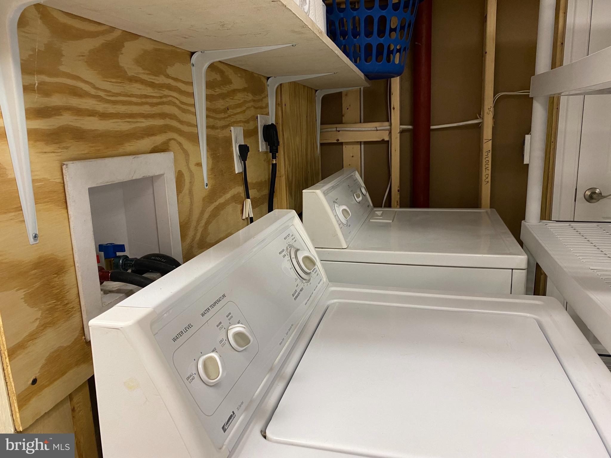 970 St George Barber Road Davidsonville, MD 21035 - Photo 54 of 69 a utility room with dryer and washer