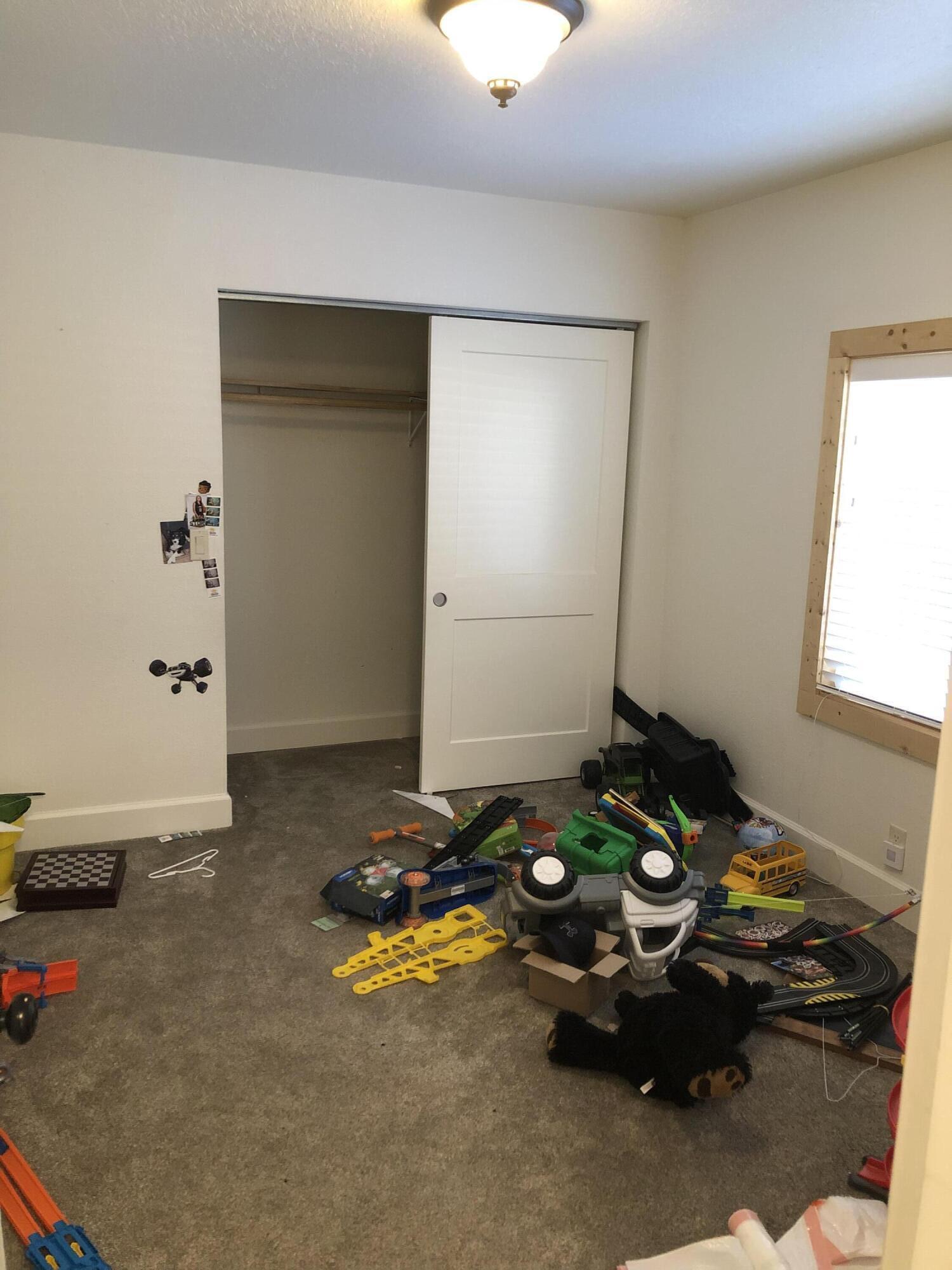 61140 Benham Road Bend, OR 97702 - Photo 10 of 18 Toddler not included