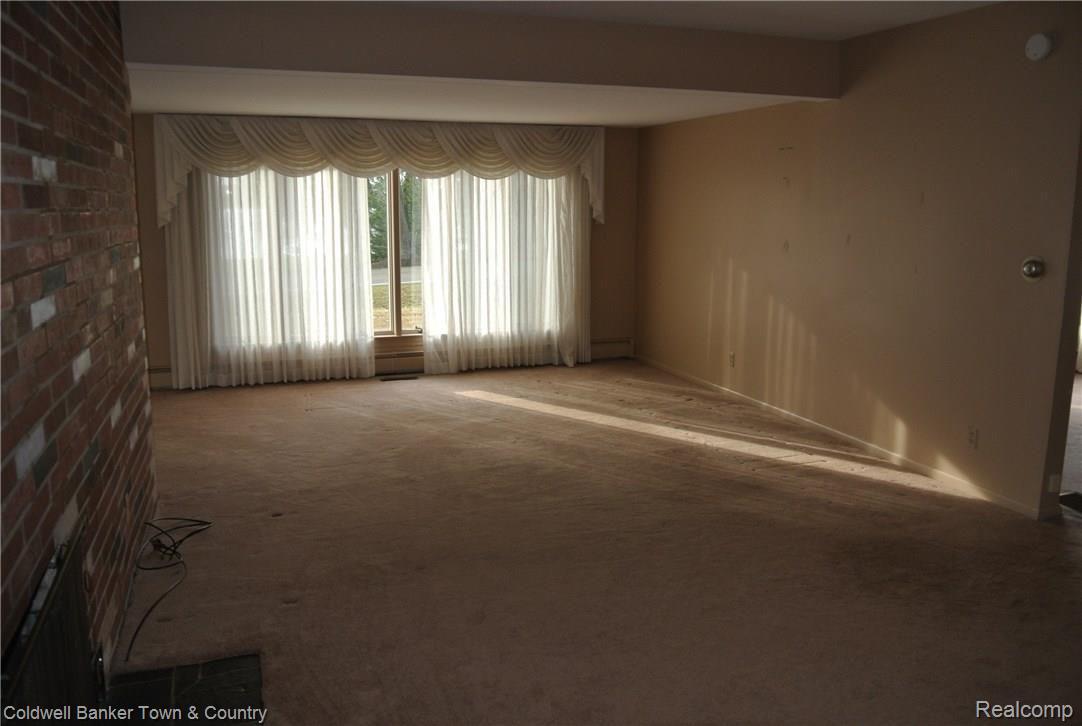 10252 Carmer Road Fenton, MI 48430 - Photo 6 of 30 DSC_4710.JPG
