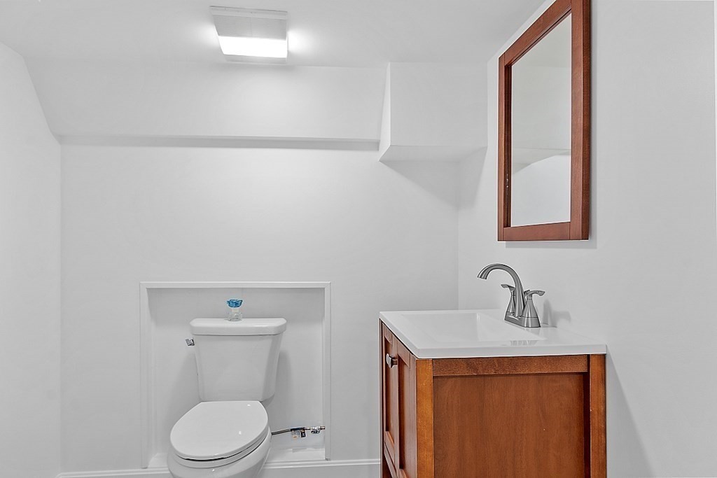 11 Faulkner Road North Andover, MA 01845 - Photo 36 of 39 Gallery Image 36