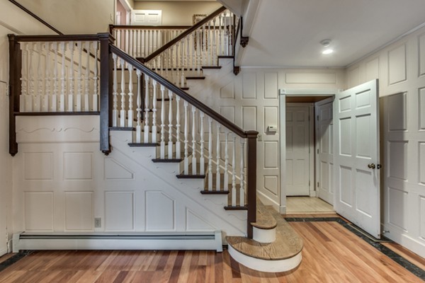 10 Carlton Road Marblehead, MA 01945 - Photo 6 of 30 Gallery Image 6