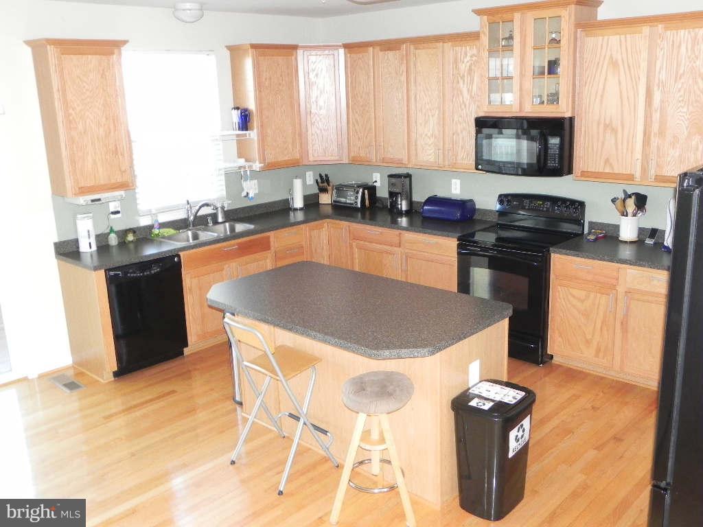 2802 Admiral Ridge Road Accokeek, MD 20607 - Photo 4 of 18 Kitchen