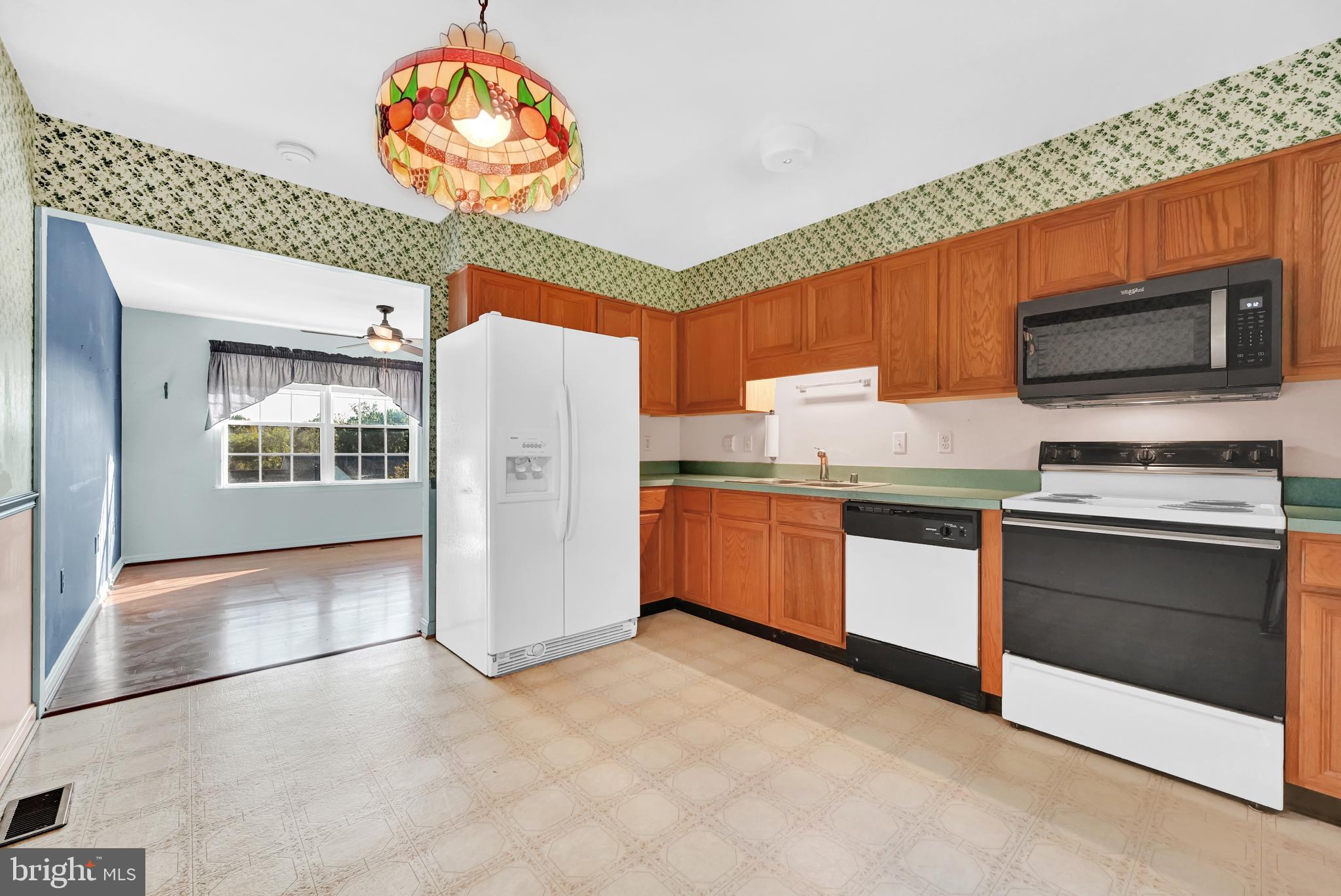 3219 Atlee Ridge Road New Windsor, MD 21776 - Photo 11 of 38 kitchen