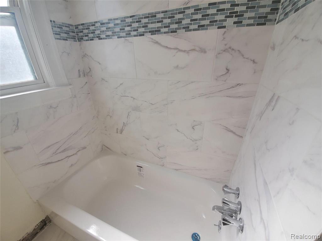 9334 Charest Street Hamtramck, MI 48212 - Photo 9 of 9