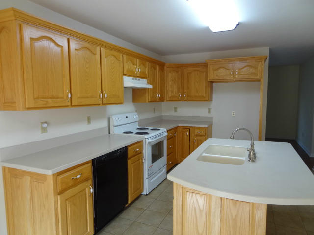 407 Smith Road Crossville, TN 38571 - Photo 2 of 21 kitchen corian tops
