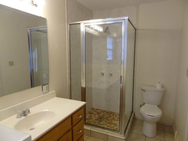 407 Smith Road Crossville, TN 38571 - Photo 11 of 21 master shower