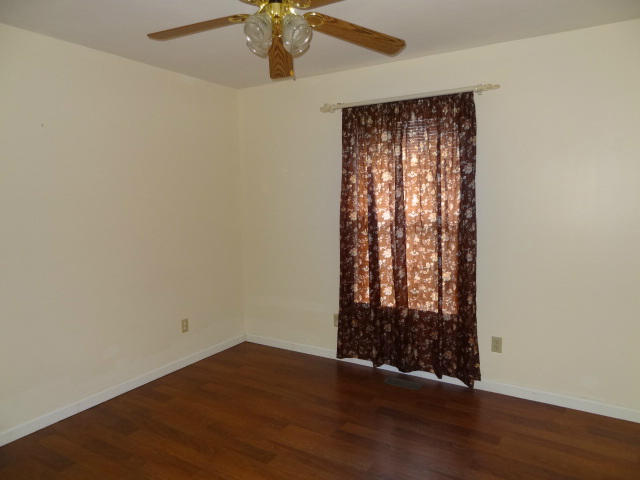 407 Smith Road Crossville, TN 38571 - Photo 14 of 21 2nd guest room