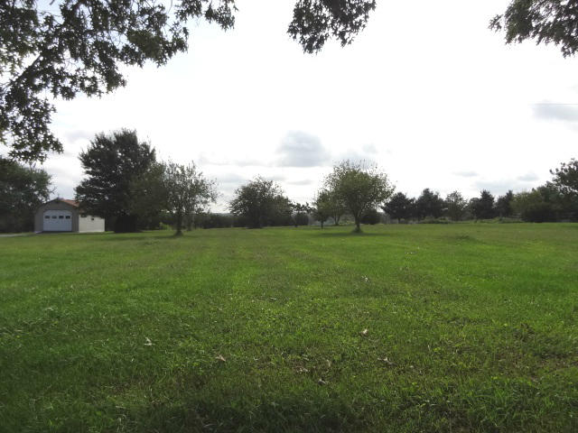 407 Smith Road Crossville, TN 38571 - Photo 19 of 21 side yard
