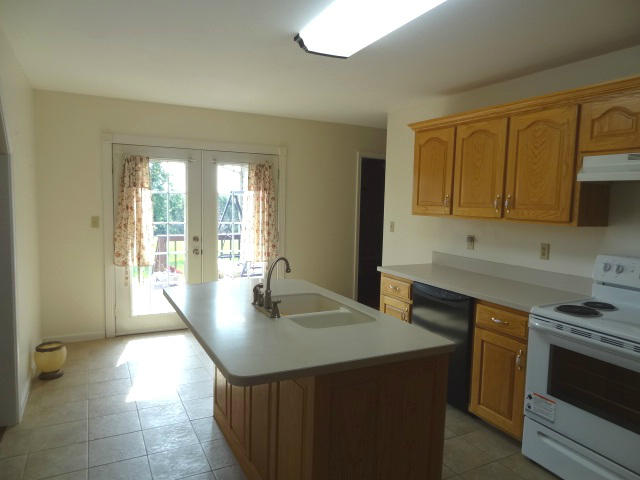 407 Smith Road Crossville, TN 38571 - Photo 4 of 21 kitchen