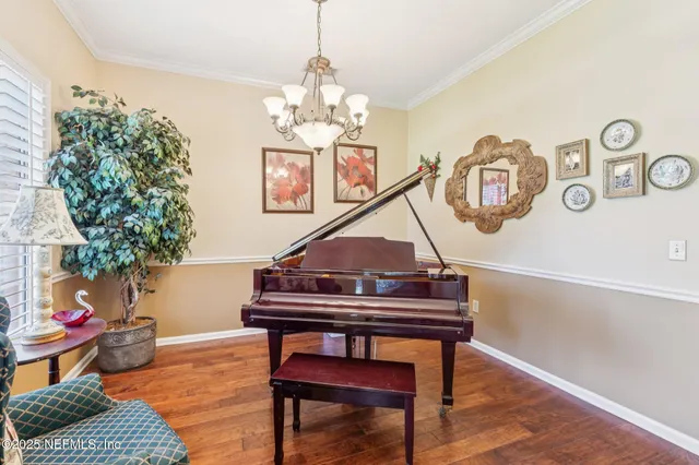 a view of a livingroom with furniture