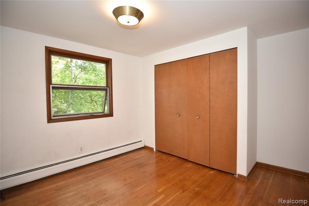 909 Tottenham Road Birmingham, MI 48009 - Photo 26 of 38