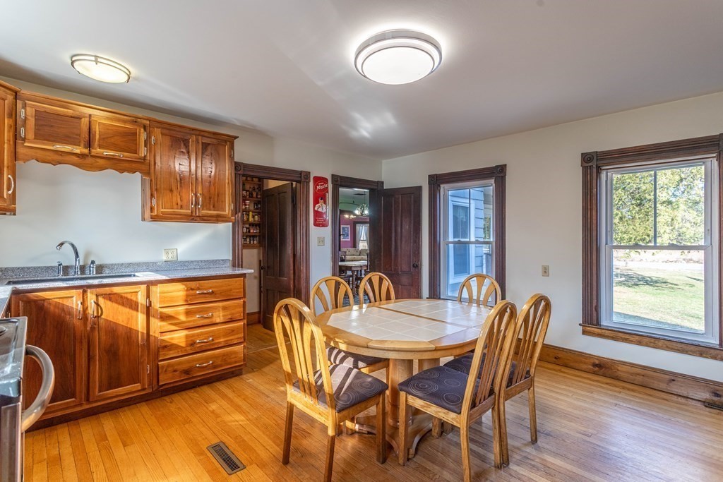 44 Hardwick Road Petersham, MA 01366 - Photo 6 of 41