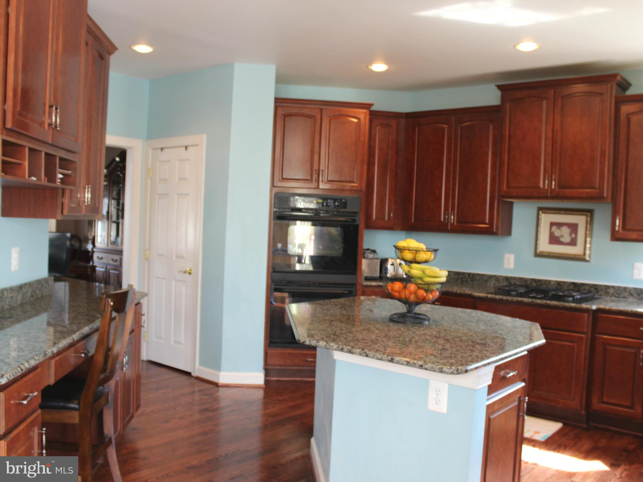 18519 Kerill Road Triangle, VA 22172 - Photo 7 of 27 Kitchen View 1