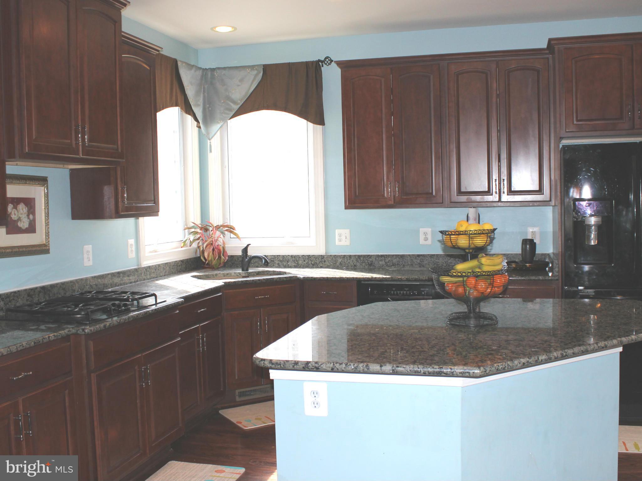 18519 Kerill Road Triangle, VA 22172 - Photo 8 of 27 Kitchen View 2