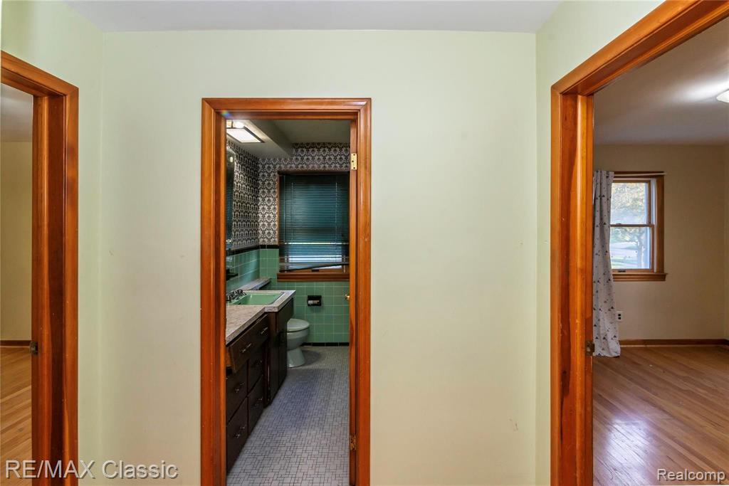 1354 North Gulley Road Dearborn, MI 48128 - Photo 11 of 44