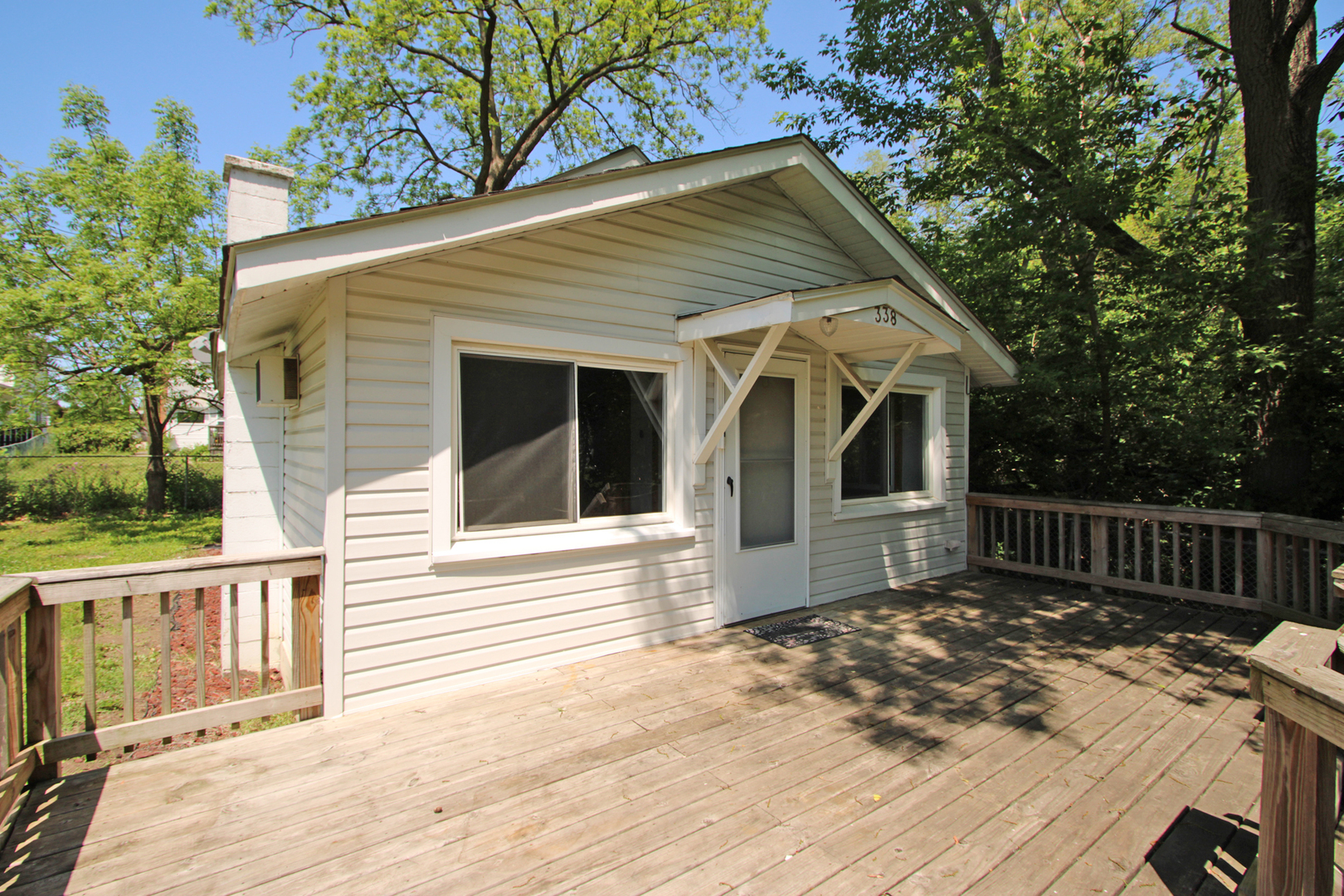 338 East Lakeview Avenue Round Lake Beach, IL 60073 - Photo 7 of 35