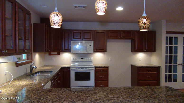 423 Mallard Lane Bushkill, PA 18324 - Photo 10 of 13