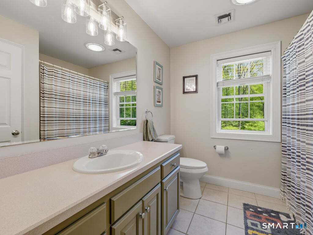 15 Fox Ridge Lane Hebron, CT 06248 - Photo 35 of 40 Upstairs full bathroom