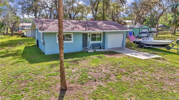 $349,900 | 17 Magnolia Avenue, Yankeetown, FL 34498