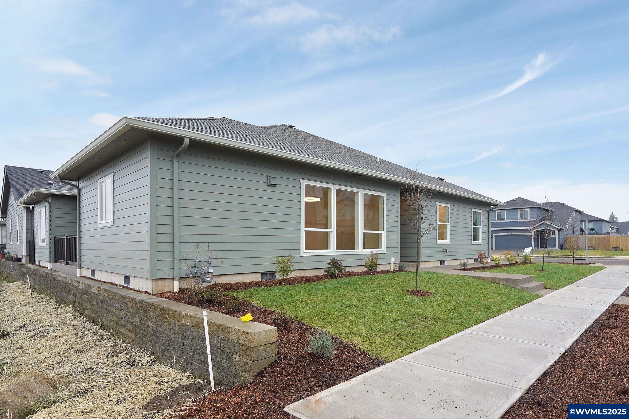 5270 Countryside Street Northeast Salem, OR 97305 - Photo 2 of 44