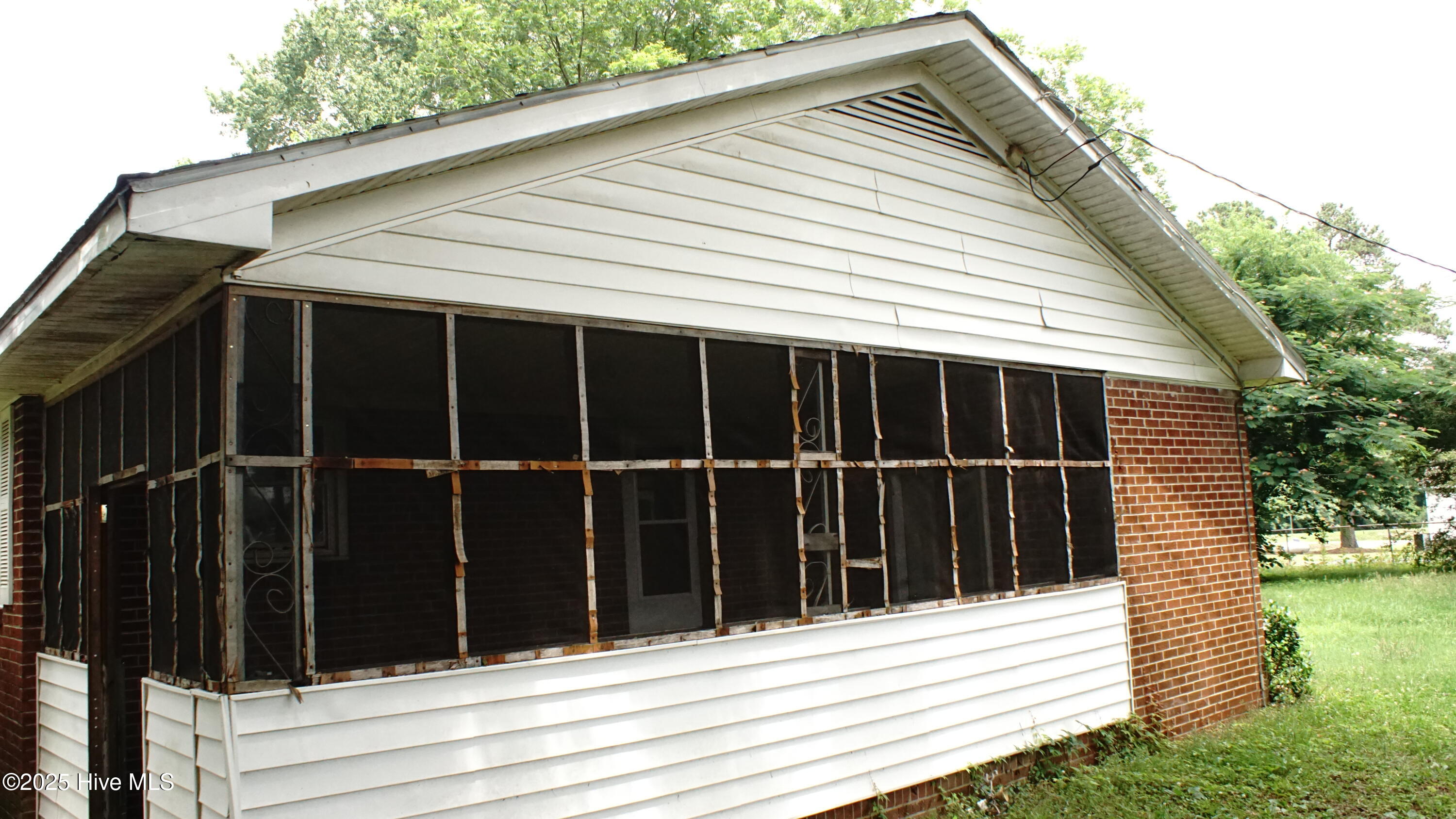 110 Perry Street Garysburg, NC 27831 - Photo 3 of 13 Right side view
