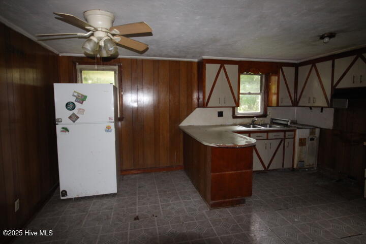 110 Perry Street Garysburg, NC 27831 - Photo 9 of 13 Kitchen/Dining Room