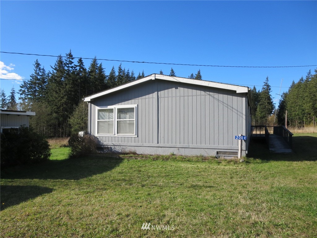 200 East Sleeper Road Oak Harbor, WA 98277 - Photo 3 of 16 Gallery Image 3