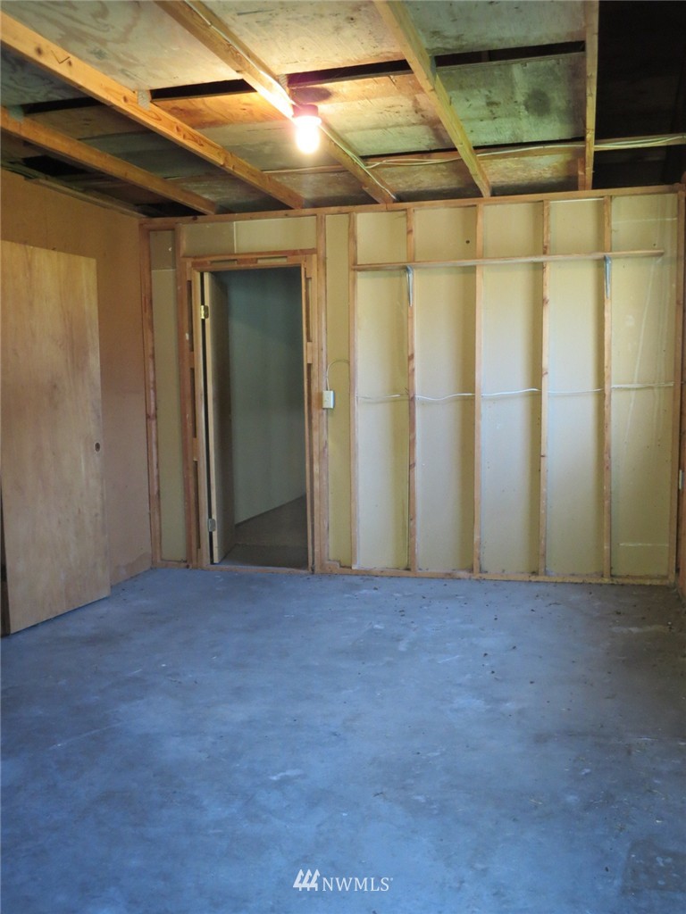 200 East Sleeper Road Oak Harbor, WA 98277 - Photo 8 of 16 Gallery Image 8
