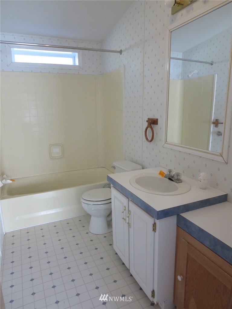 200 East Sleeper Road Oak Harbor, WA 98277 - Photo 9 of 16 Gallery Image 9