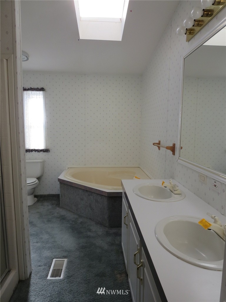 200 East Sleeper Road Oak Harbor, WA 98277 - Photo 10 of 16 Gallery Image 10