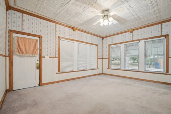 $285,000 | 611 North Main Street, Elgin, TX 78621