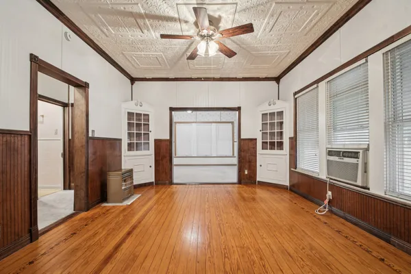$285,000 | 611 North Main Street, Elgin, TX 78621