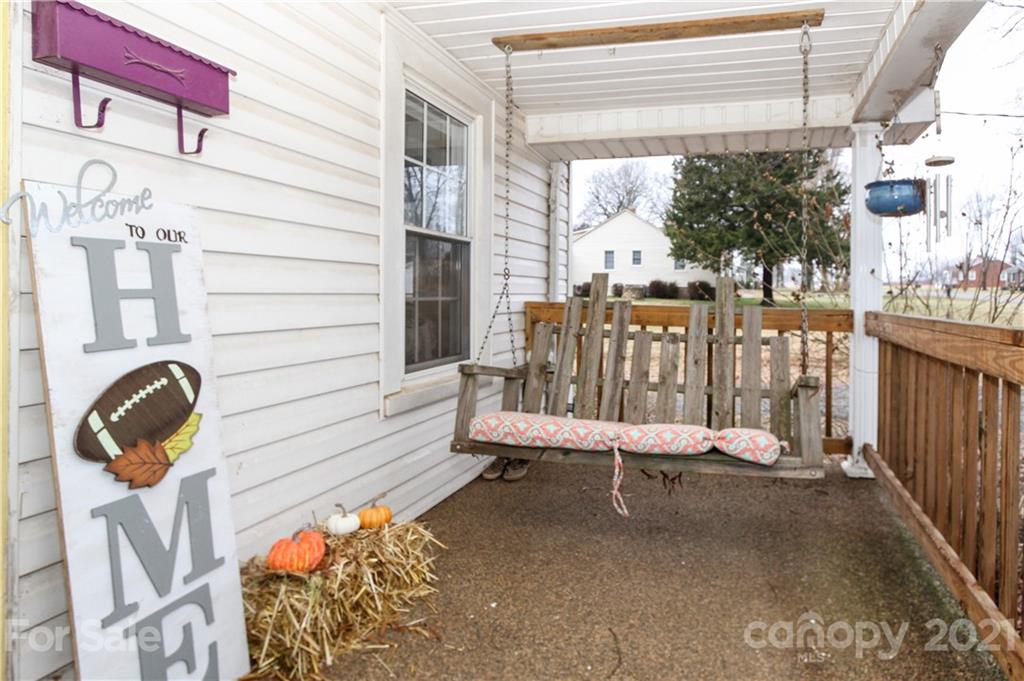 904 3rd Street Southeast Conover, NC 28613 - Photo 2 of 30 Gallery Image 2