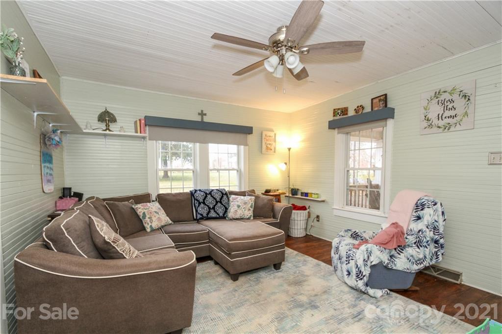 904 3rd Street Southeast Conover, NC 28613 - Photo 12 of 30 Gallery Image 12