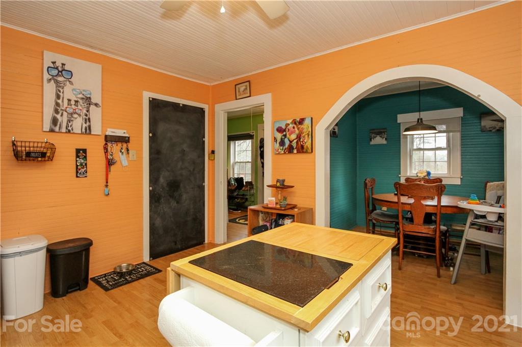 904 3rd Street Southeast Conover, NC 28613 - Photo 5 of 30 Gallery Image 5