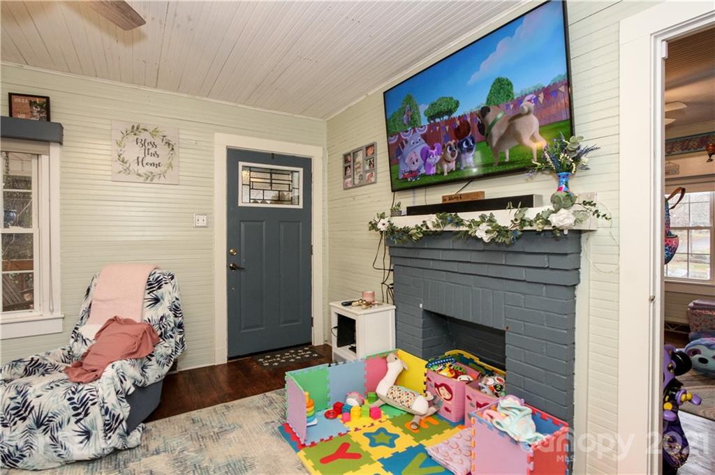 904 3rd Street Southeast Conover, NC 28613 - Photo 10 of 30 Gallery Image 10