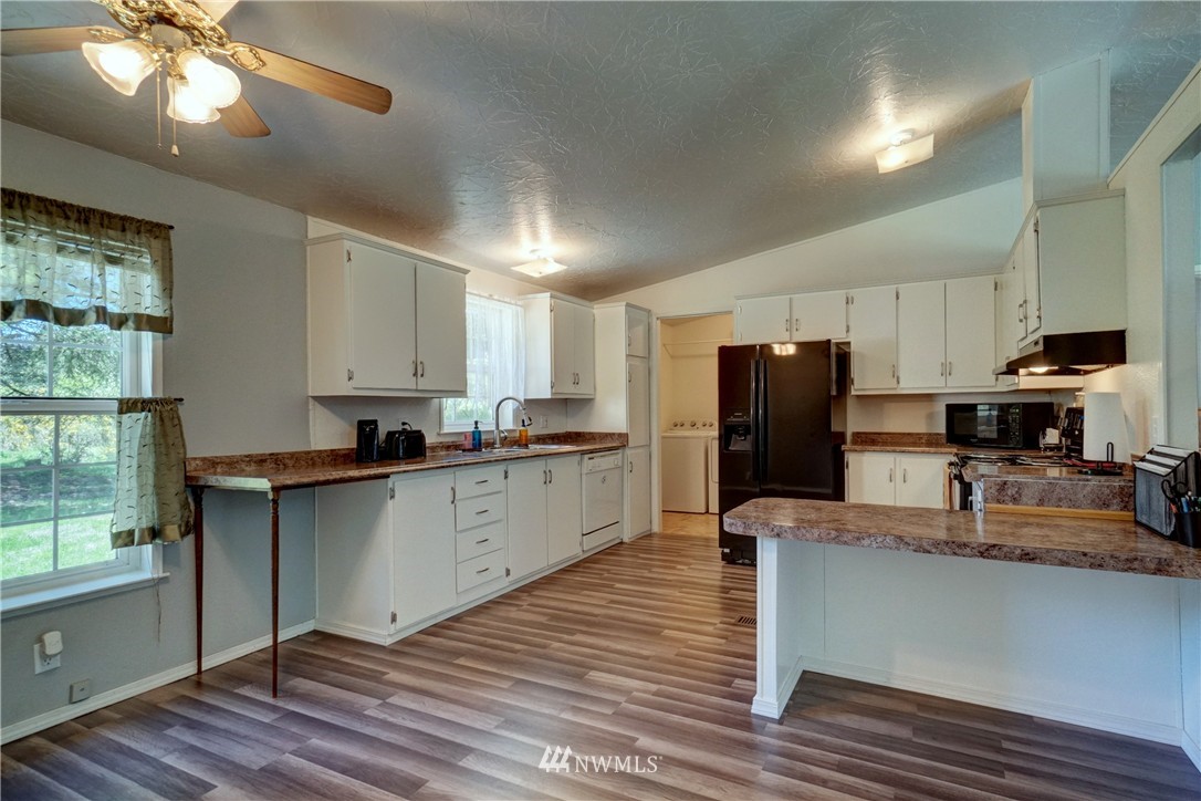 2640 West Fish Hatchery Road Elma, WA 98541 - Photo 2 of 25 Gallery Image 2