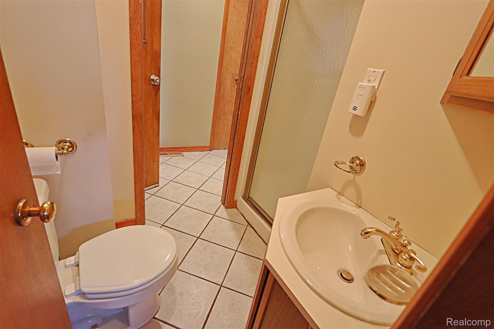 21419 Meridian Road Grosse Ile, MI 48138 - Photo 21 of 41 IMG_4780_InPixio.jpg