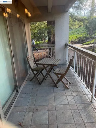 $3,000 | 320 North Civic Drive, Walnut Creek, CA 94596