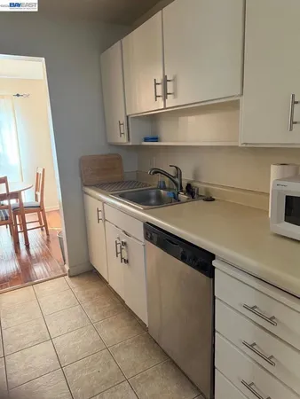 $3,000 | 320 North Civic Drive, Walnut Creek, CA 94596