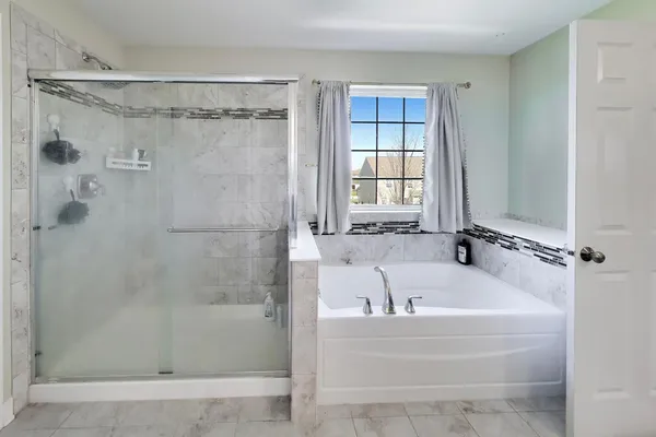 $869,000 | 13836 Amelia Drive, Lemont, IL 60439