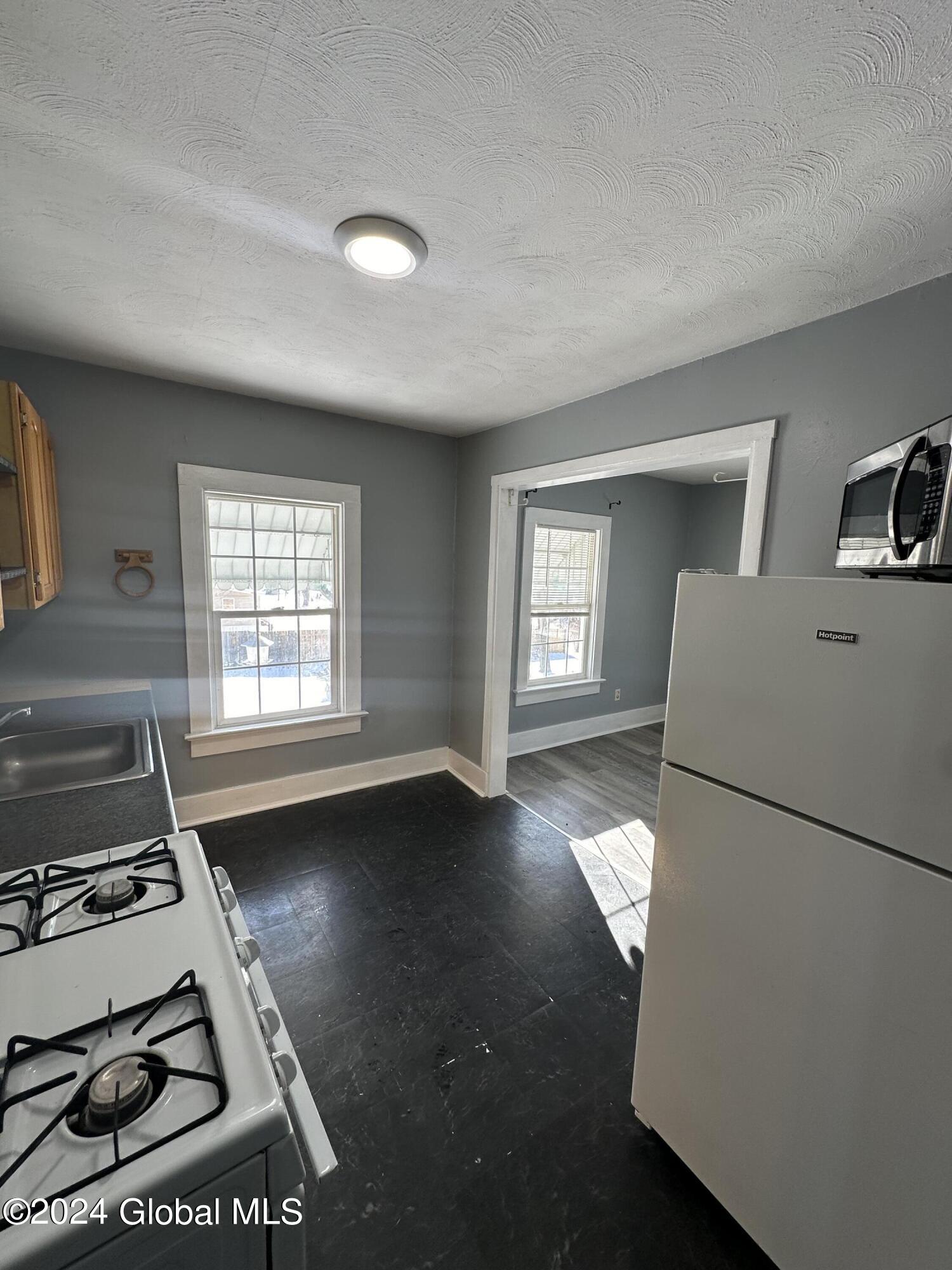 586 Old Rte 23, Unit 4 Cairo, NY 12405 - Photo 2 of 10 IMG_4250