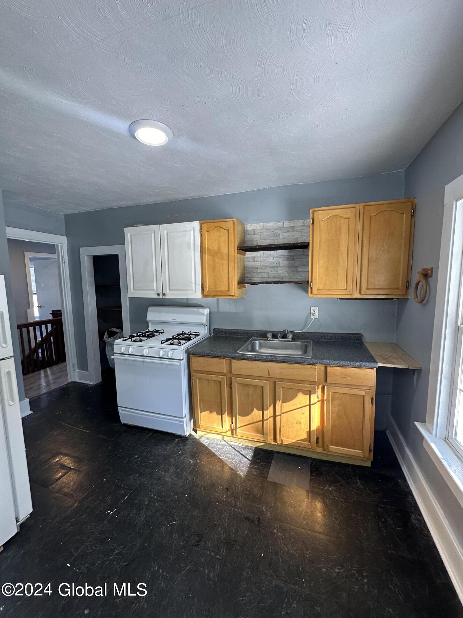 586 Old Rte 23, Unit 4 Cairo, NY 12405 - Photo 9 of 10 IMG_4249