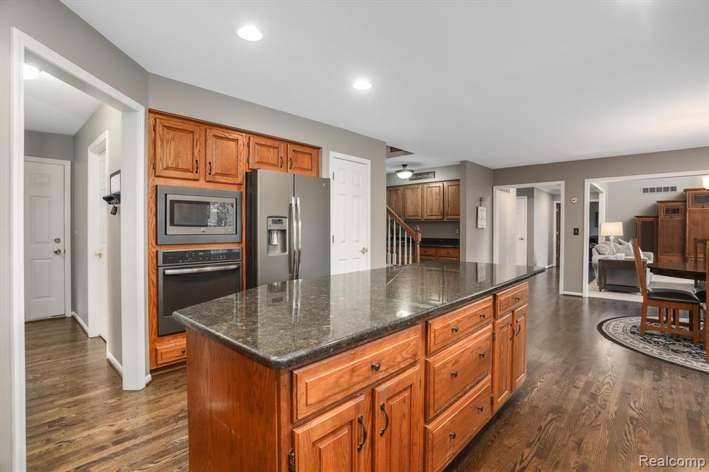 4214 Oak Tree Circle Rochester, MI 48306 - Photo 20 of 57 Gallery Image 20